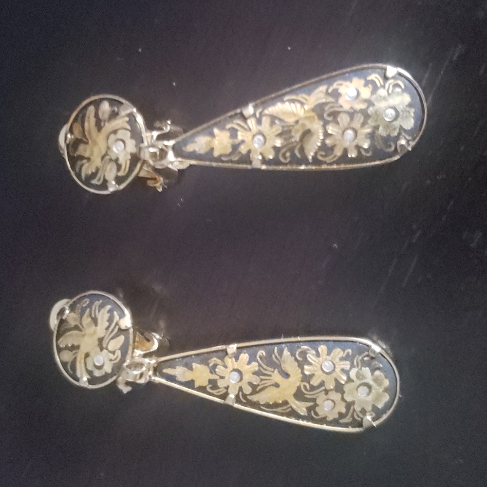 NWOT Damascene Toledo Jewelry Glod Plated Drop Clip Earrings